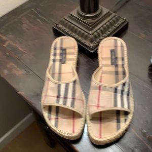Burberry Espadrilles/ Slides SZ 40/9.5